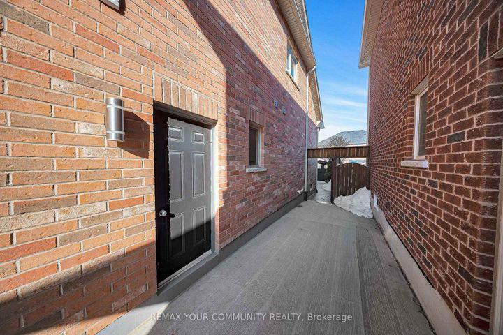 Photo 31 at 67 Trudeau Drive, Vellore Village, Vaughan