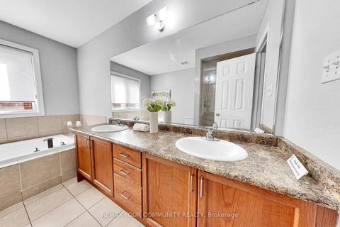 Photo 17 at 67 Trudeau Drive, Vellore Village, Vaughan