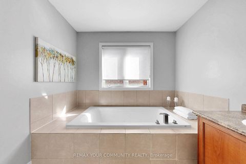 Photo 18 at 67 Trudeau Drive, Vellore Village, Vaughan