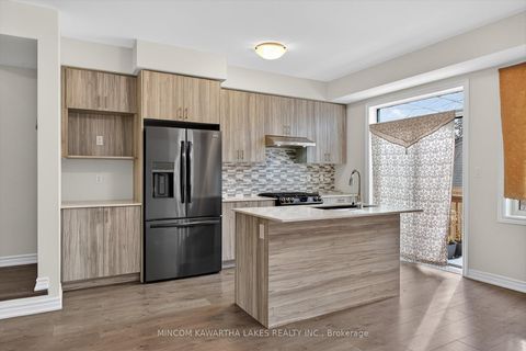 Photo 10 at 348 Okanagan Path, Donevan, Oshawa