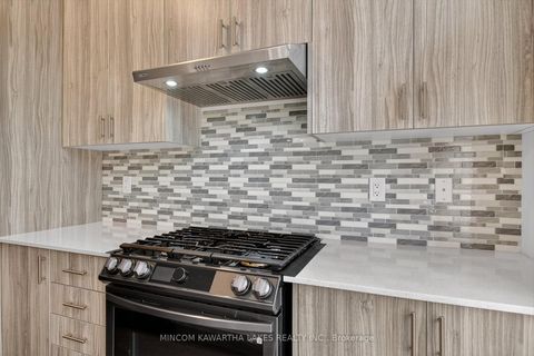 Photo 12 at 348 Okanagan Path, Donevan, Oshawa