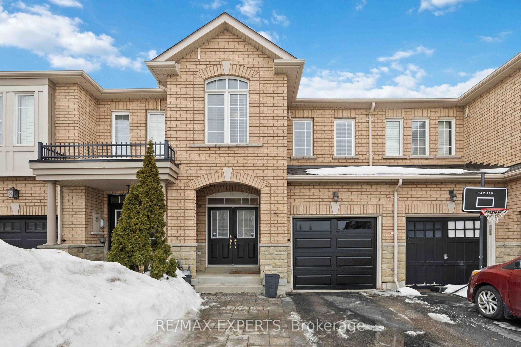 19 Shelbourne Drive, Vellore Village, Vaughan photo 7