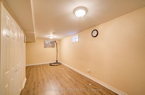 Photo 8 at 180 Kimber Crescent, East Woodbridge, Vaughan