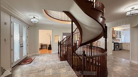 Photo 17 at 180 Kimber Crescent, East Woodbridge, Vaughan