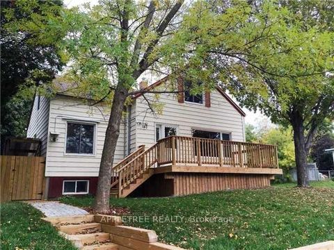 Photo 2 at 147 Berczy Street, Codrington, Barrie