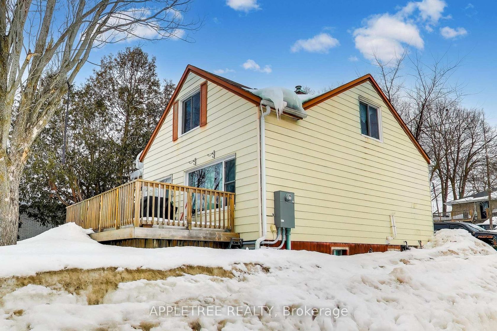 147 Berczy Street, Codrington, Barrie photo number 2