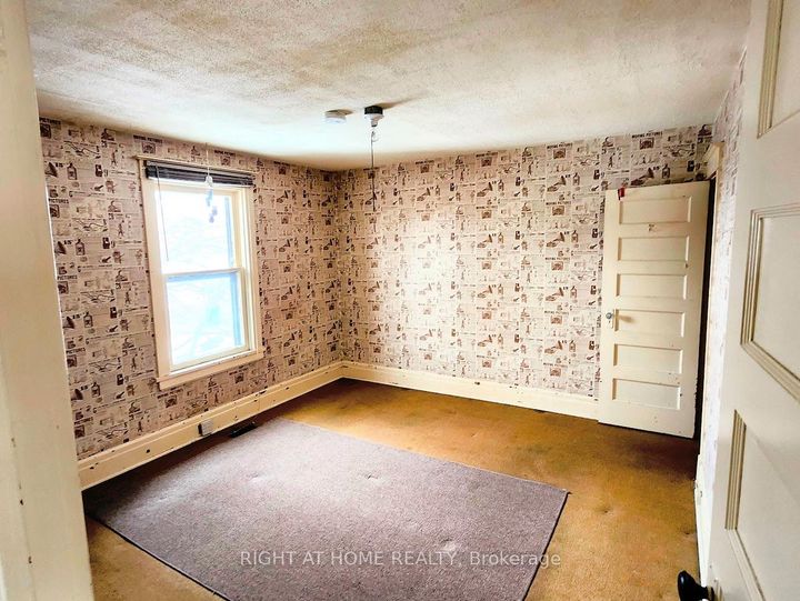 Photo 7 at 71 Nassau Street, Vanier, Oshawa