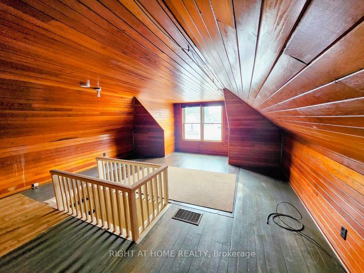 Photo 11 at 71 Nassau Street, Vanier, Oshawa