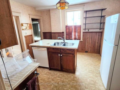 Photo 4 at 71 Nassau Street, Vanier, Oshawa