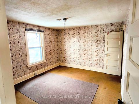 Photo 7 at 71 Nassau Street, Vanier, Oshawa