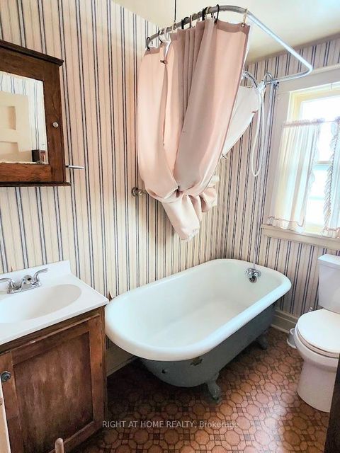 Photo 14 at 71 Nassau Street, Vanier, Oshawa