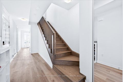 Photo 3 at 92 Pearen Lane, Rural Barrie Southwest, Barrie