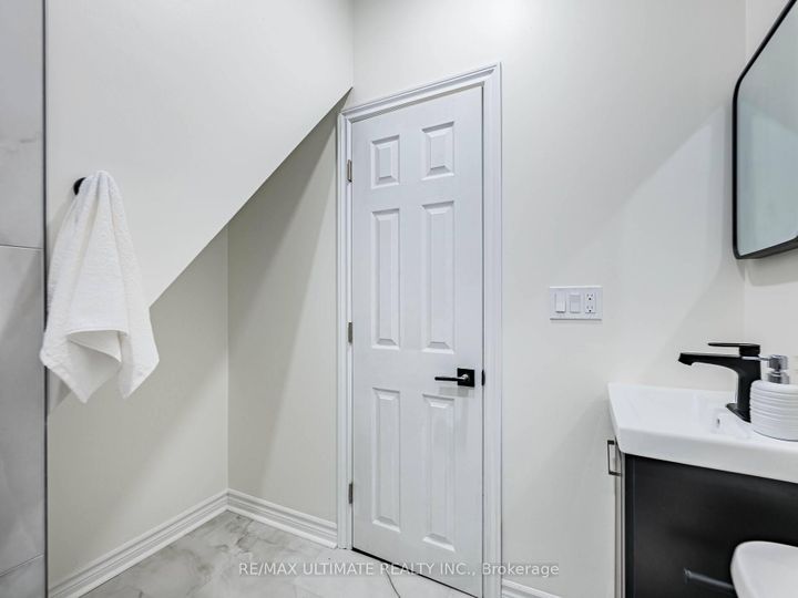 Photo 43 at 918 Ossington Avenue, Junction, Toronto