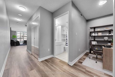 Photo 5 at 530 - 21 Iceboat Terrace, Waterfront Communities C1, Toronto