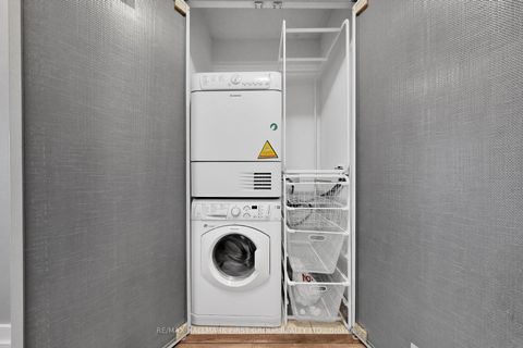 Photo 13 at 530 - 21 Iceboat Terrace, Waterfront Communities C1, Toronto