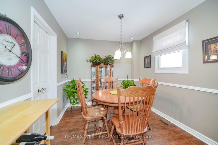 Photo 3 at 24 - 7340 Copenhagen Road, Meadowvale, Mississauga