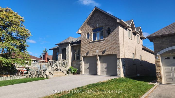 Photo 3 at 53 Rockwell Road, Doncrest, Richmond Hill