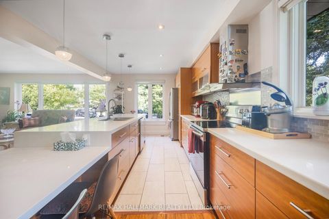 Photo 20 at 19 Talwood Drive, Don Mills, Toronto