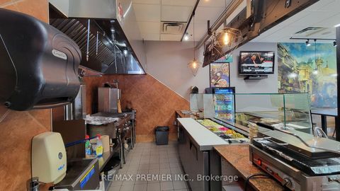 Photo 11 at 407A Bloor Street E, North St. James Town, Toronto