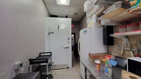 Photo 13 at 407A Bloor Street E, North St. James Town, Toronto