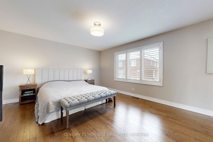 Photo 16 at 20 Altus Park Drive, Patterson, Vaughan