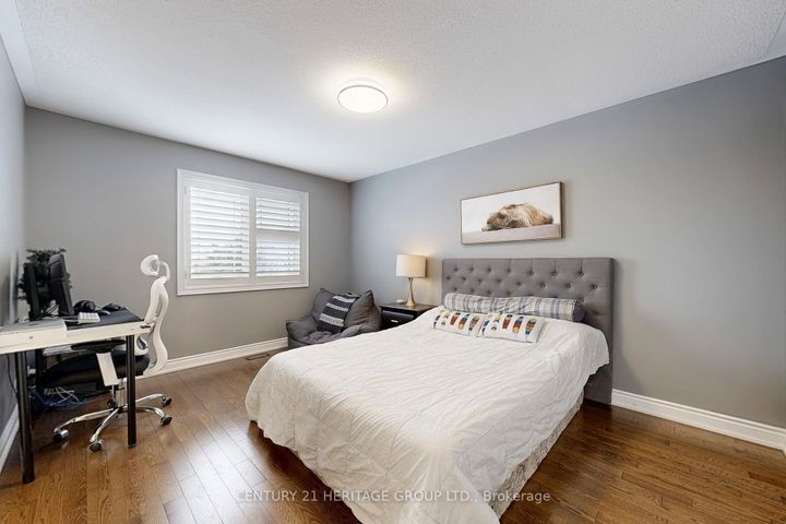 Photo 23 at 20 Altus Park Drive, Patterson, Vaughan