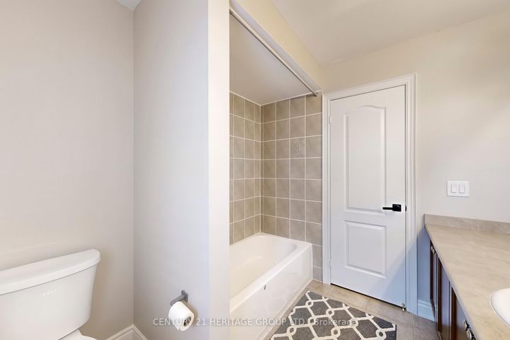 Photo 31 at 20 Altus Park Drive, Patterson, Vaughan