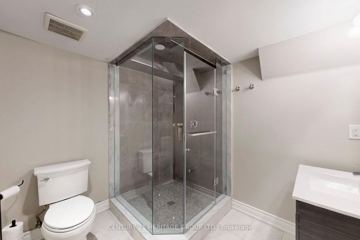 Photo 43 at 20 Altus Park Drive, Patterson, Vaughan