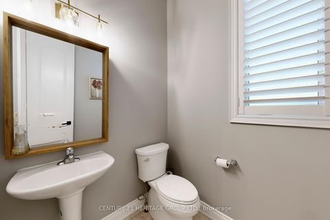 Photo 12 at 20 Altus Park Drive, Patterson, Vaughan