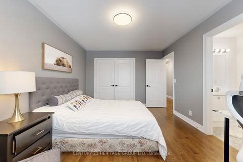 Photo 25 at 20 Altus Park Drive, Patterson, Vaughan