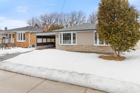 Photo 3 at 16 Brantwood Drive, Woburn, Toronto