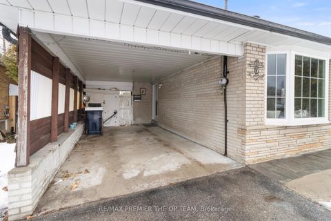 Photo 4 at 16 Brantwood Drive, Woburn, Toronto