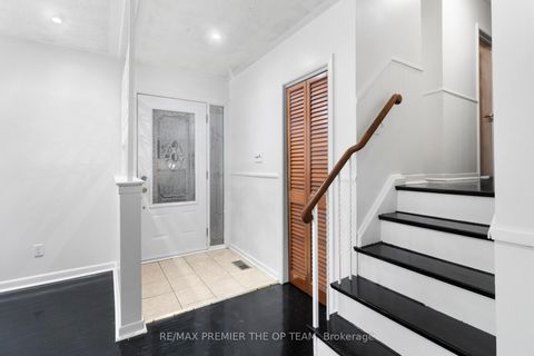 Photo 7 at 16 Brantwood Drive, Woburn, Toronto