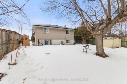 Photo 37 at 16 Brantwood Drive, Woburn, Toronto