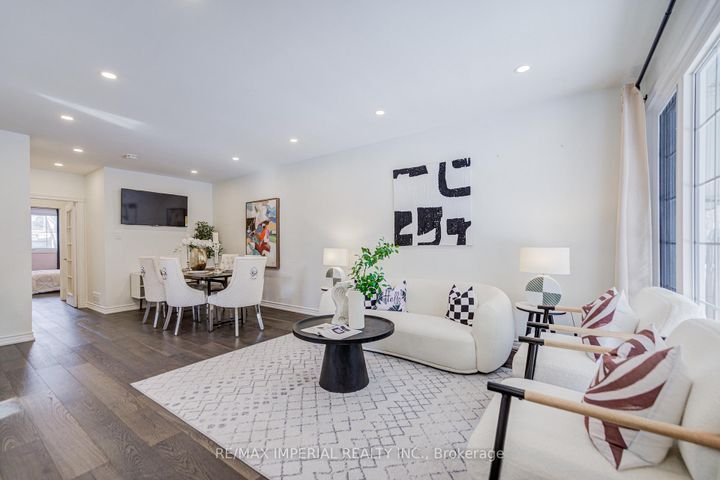 Photo 5 at 254 Browndale Crescent, Crosby, Richmond Hill