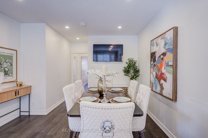 Photo 12 at 254 Browndale Crescent, Crosby, Richmond Hill