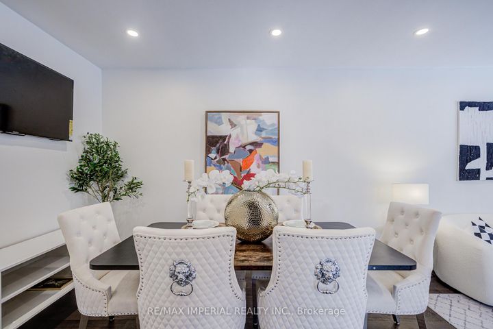 Photo 14 at 254 Browndale Crescent, Crosby, Richmond Hill