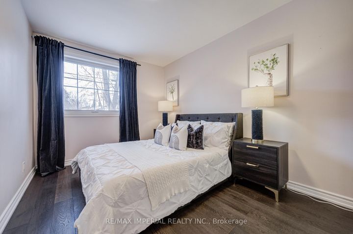 Photo 15 at 254 Browndale Crescent, Crosby, Richmond Hill