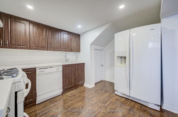 Photo 34 at 254 Browndale Crescent, Crosby, Richmond Hill