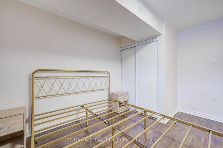 Photo 40 at 254 Browndale Crescent, Crosby, Richmond Hill