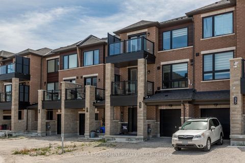 Photo 1 at 33 Red Maple Lane, Shore, Barrie