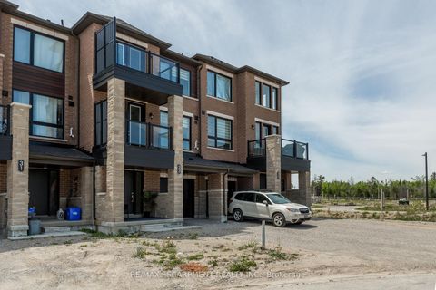 Photo 2 at 33 Red Maple Lane, Shore, Barrie