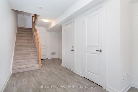 Photo 3 at 33 Red Maple Lane, Shore, Barrie