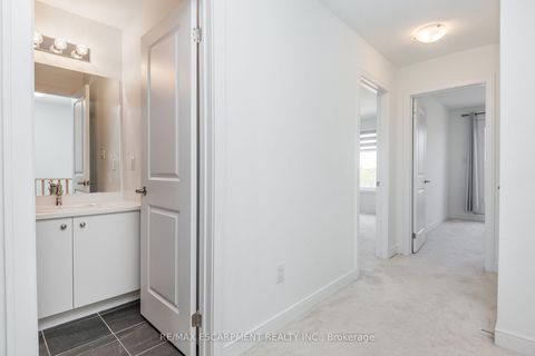 Photo 8 at 33 Red Maple Lane, Shore, Barrie