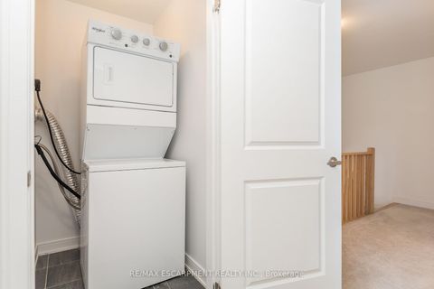 Photo 11 at 33 Red Maple Lane, Shore, Barrie