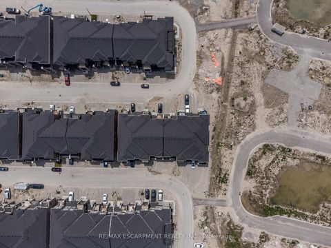 Photo 33 at 33 Red Maple Lane, Shore, Barrie