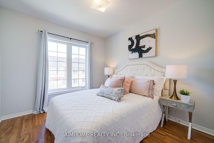 Photo 26 at 27 Warrington Way, Berczy, Markham