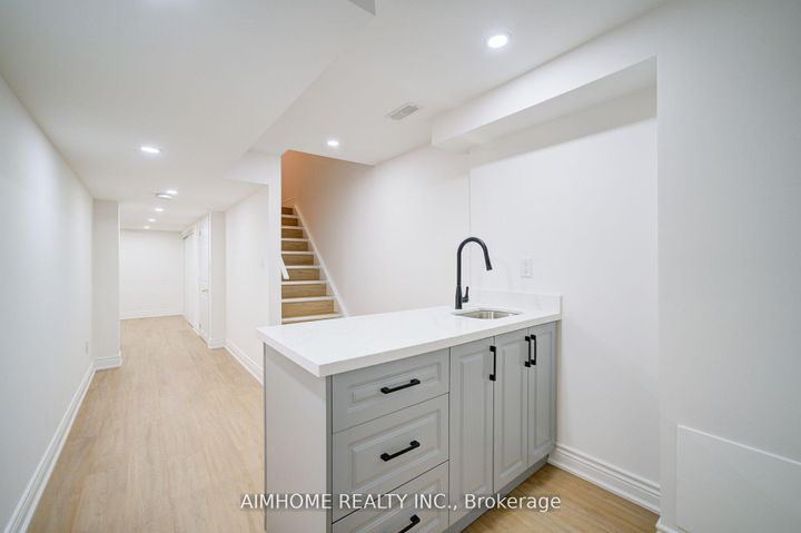 Photo 30 at 27 Warrington Way, Berczy, Markham