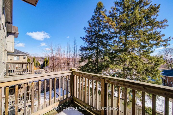 Photo 35 at 27 Warrington Way, Berczy, Markham