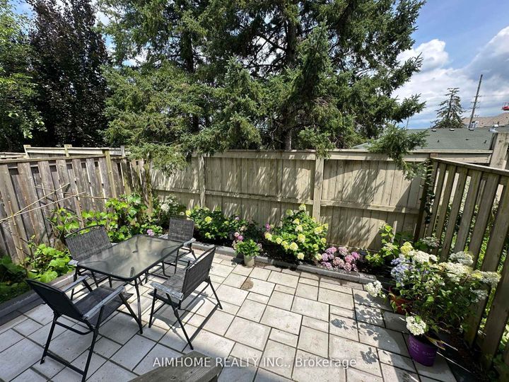 Photo 36 at 27 Warrington Way, Berczy, Markham